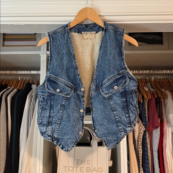 We The Free Blue Denim Vest with White Sherpa Lining - Picture 1 of 4